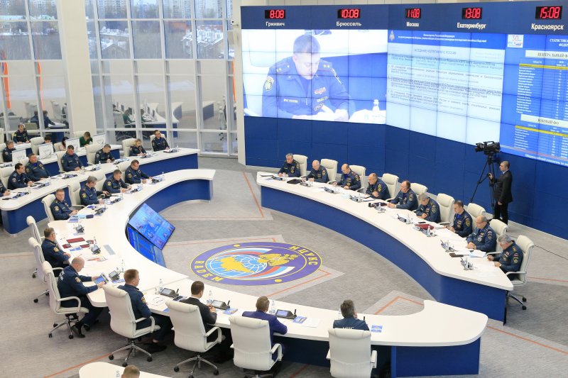 Обстановку с пожарами и их последствиями рассмотрели на заседании коллегии МЧС России